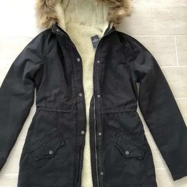 Locke and Key S02 Kinsey Locke Sherpa Black Parka Coat