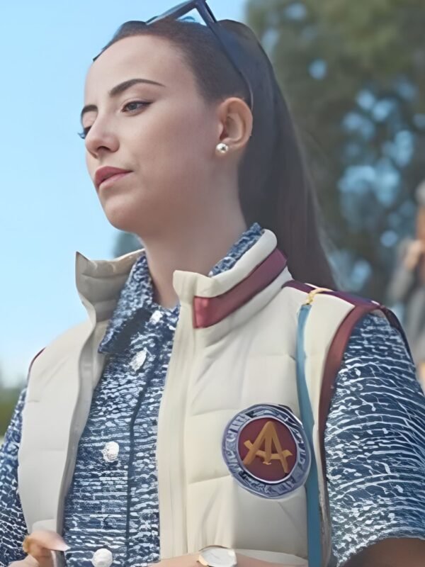 Elite Season 08 Emilia Krawietz Puffer Vest