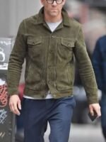 Red Notice Ryan Reynolds Green Jacket