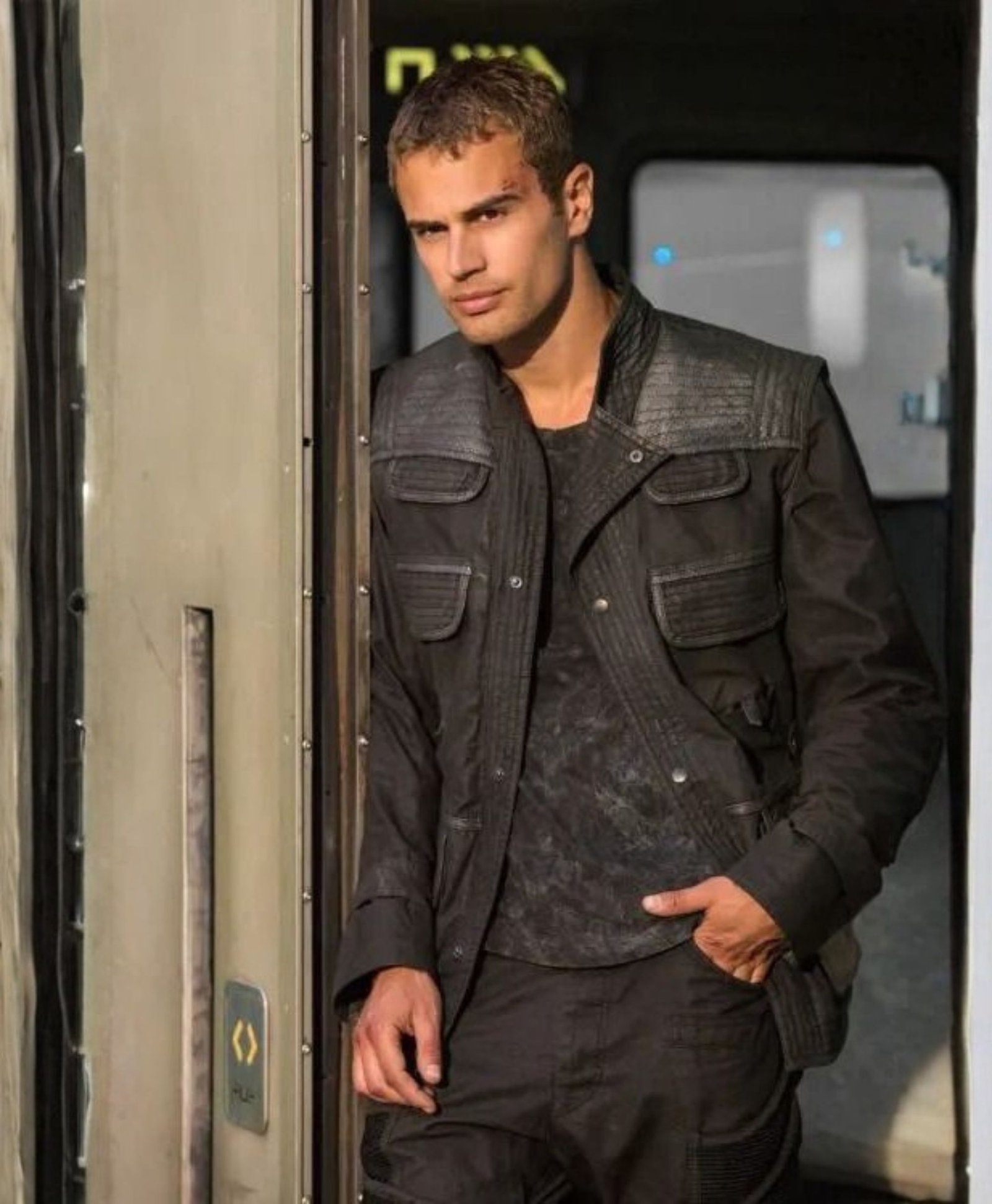 Theo James Divergent Flap Pockets Black Jacket Theo James Divergent Flap Pockets Black Jacket