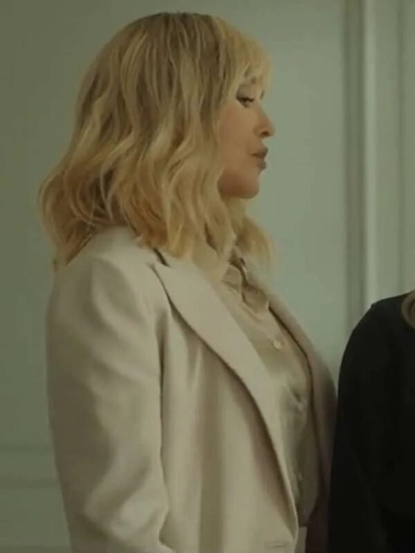 Wingwomen 2023 Isabelle Adjani White Blazer