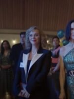 Yellowjackets S01 Christina Ricci Blazer