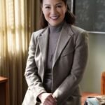 Young Sheldon S05 Dr. Lee Grey Blazer