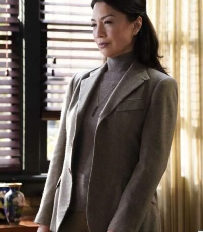 Young Sheldon S05 Dr. Lee Grey Blazer