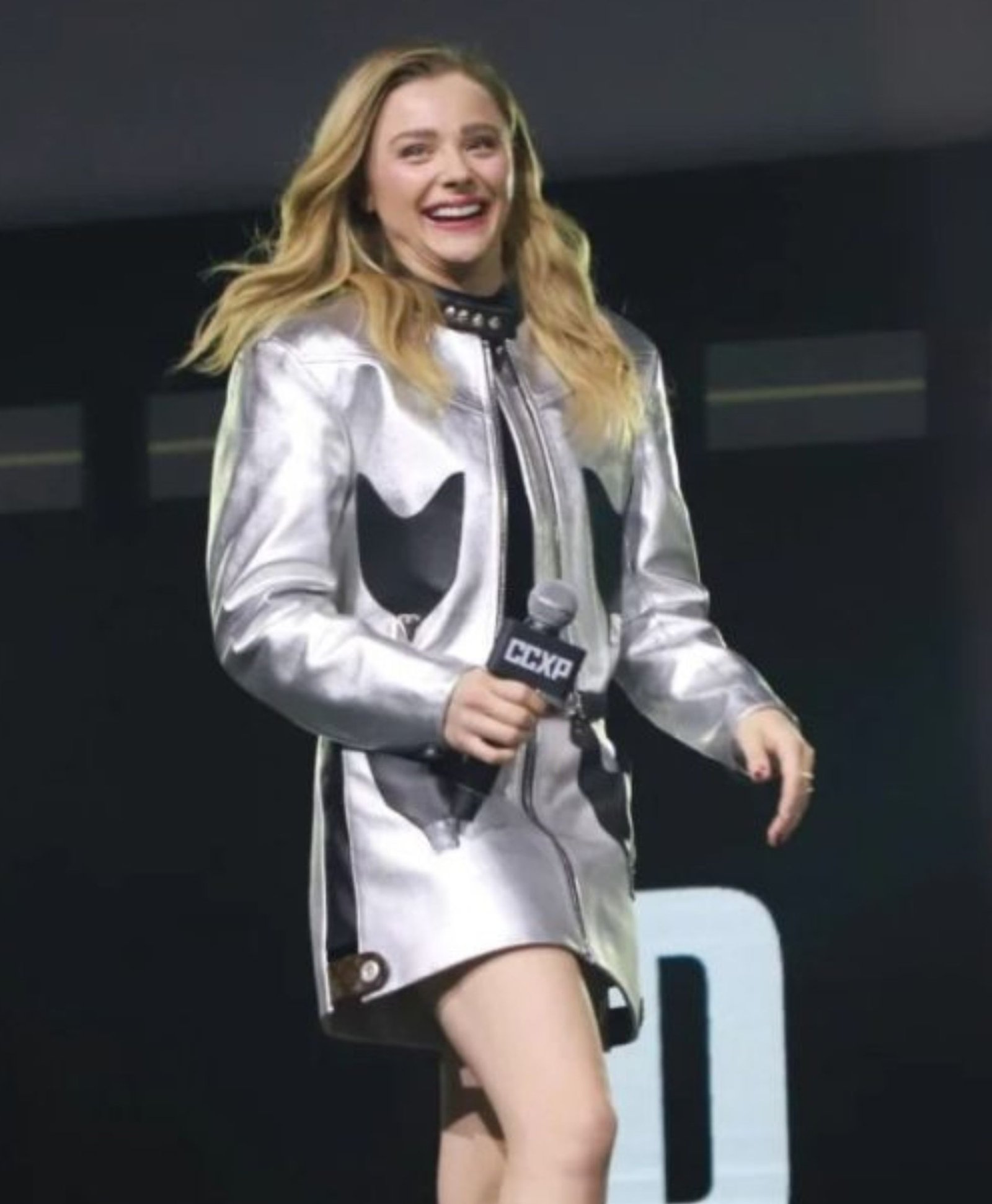 CCXP 2022 Chloe Moretz Silver Jacket CCXP 2022 Chloe Moretz Silver Jacket