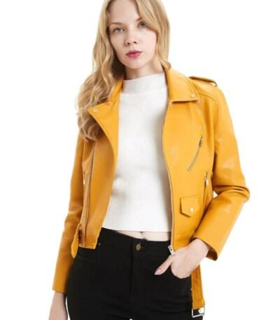 The Marriage App 2022 Luisana Lopilato Yellow Jacket