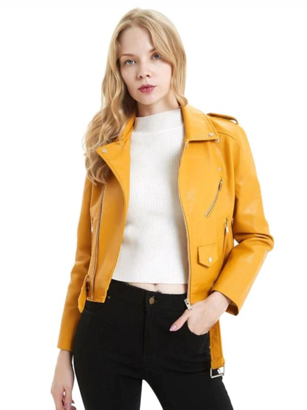 The Marriage App 2022 Luisana Lopilato Yellow Jacket