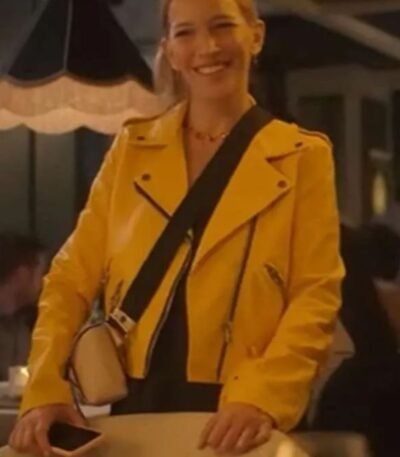 The Marriage App 2022 Luisana Lopilato Yellow Jacket