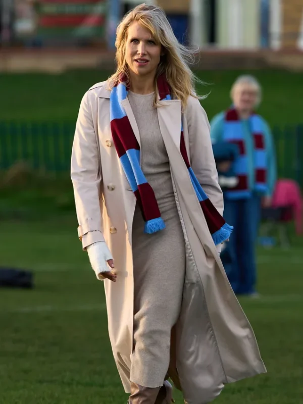 Amandaland S01 Lucy Punch Beige Coat