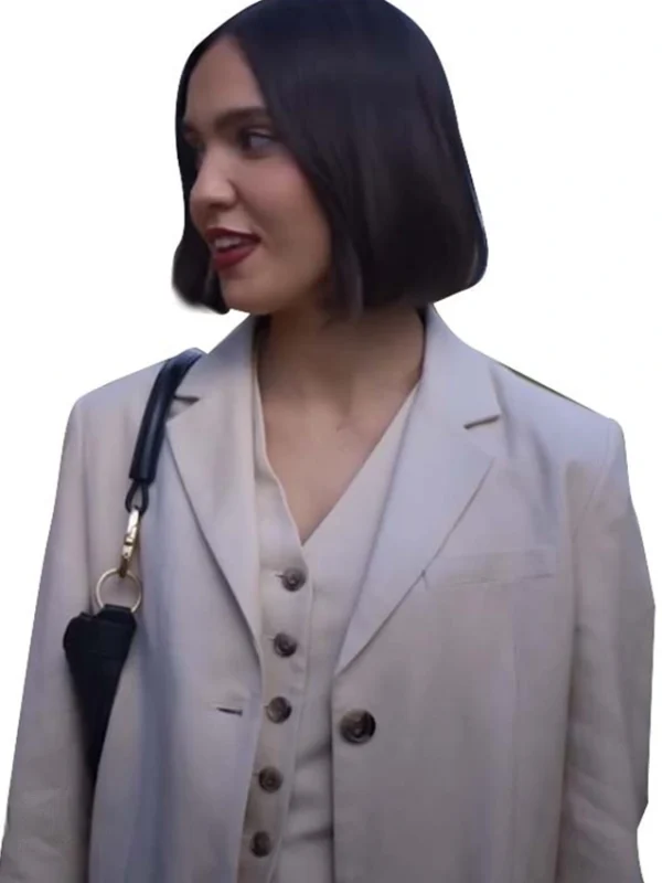 Barracuda Queens 2023 Sarah Gustafsson Off-White Coat