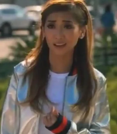 Dollface S01 EP09 Madison Maxwell Silver Jacket
