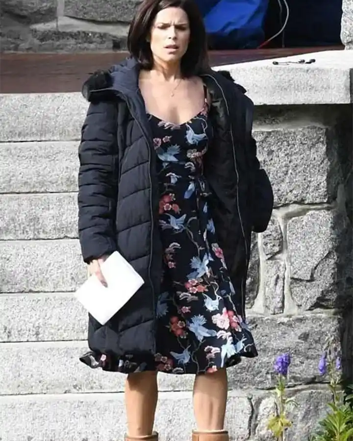Skyscraper Neve Campbell Long Coat Skyscraper Neve Campbell Long Coat