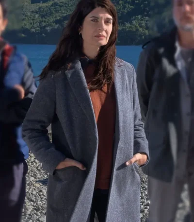 Soledad Villamil Caught S01 Grey Coat