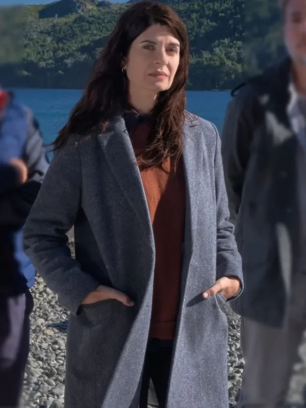 Soledad Villamil Caught S01 Grey Coat