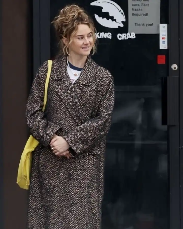 Three Women 2022 Shailene Woodley Trench Coat Three Women 2022 Shailene Woodley Trench Coat