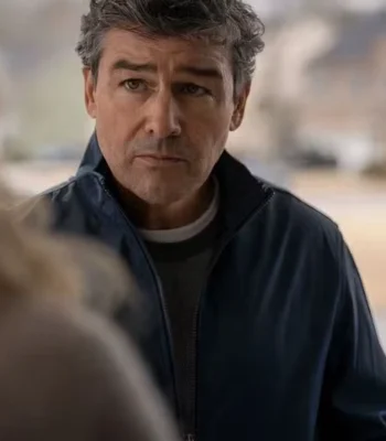 Kyle Chandler Back in Action Blue Jacket