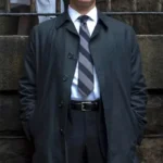 Mindhunter S01E09 Holden Ford Trench Coat