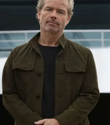 Guy Pearce The Woman in Cabin 10 Green Jacket