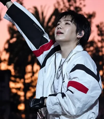 Arirang World Tour Min Yoongi White Warm Up Jacket