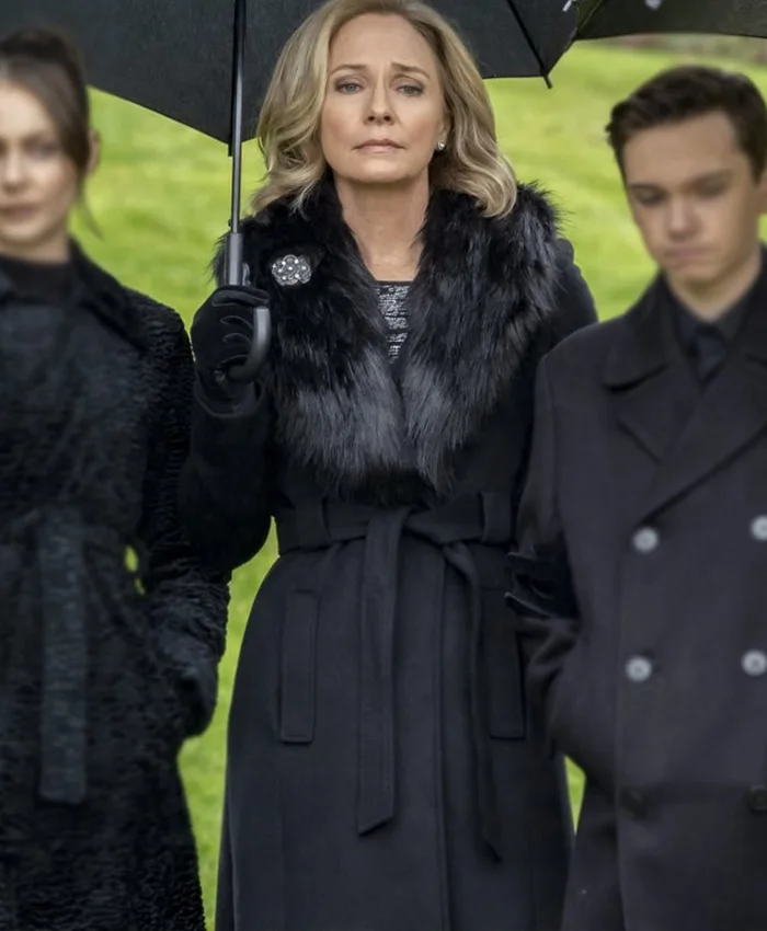 Moira Queen Arrow Season 8 Black Coat Moira Queen Arrow Season 8 Black Coat