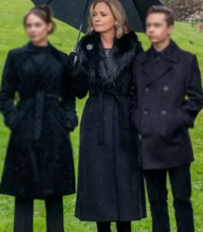 Moira Queen Arrow Season 8 Black Coat
