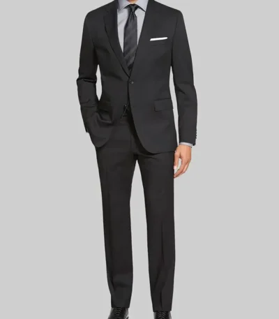 Chris Hemsworth Crime 101 Suit