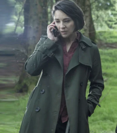 Mariana Novak Mayfair Witches S02 Green Coat