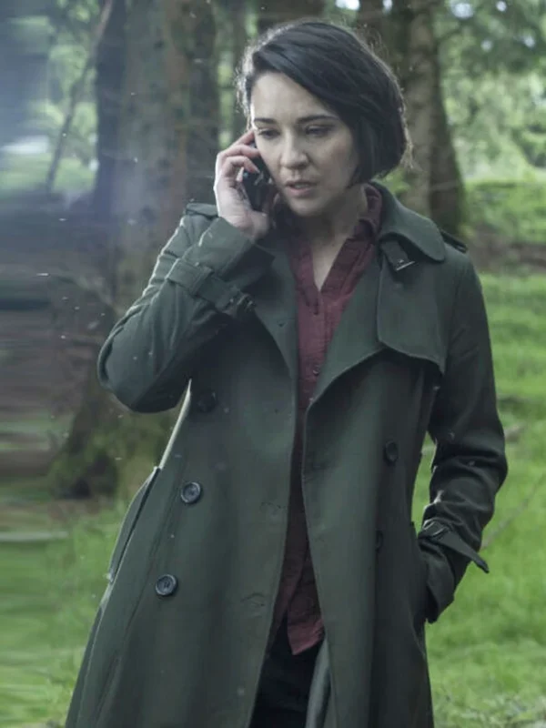 Mariana Novak Mayfair Witches S02 Green Coat