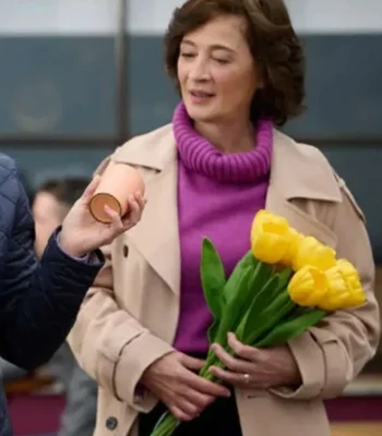 Moira Kelly Love of the Irish Coat