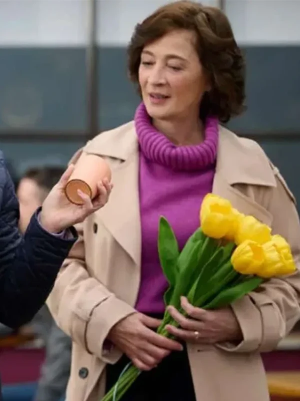 Moira Kelly Love of the Irish Coat