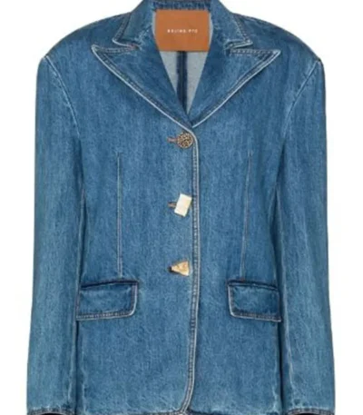 Black Mirror S06 Annie Murphy Blue Blazer