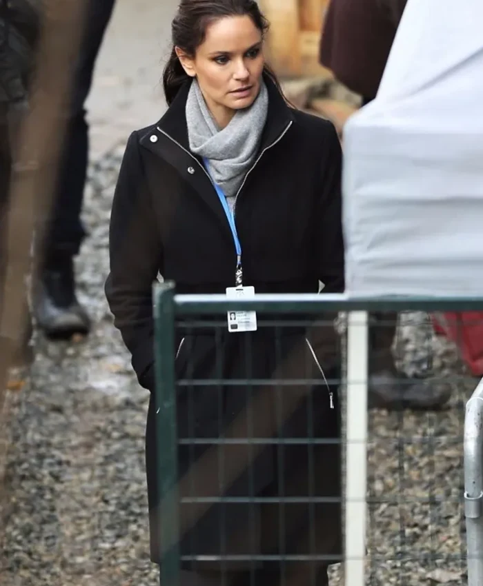 Colony S02 Sarah Wayne Callies Black Coat Colony S02 Sarah Wayne Callies Black Coat
