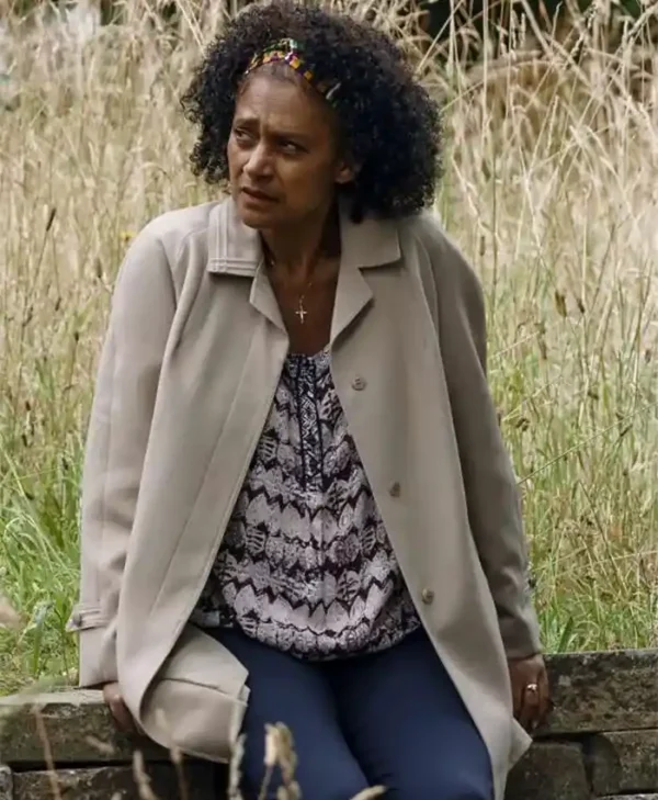 Doris Mathis Criminal Record White Cotton Coat