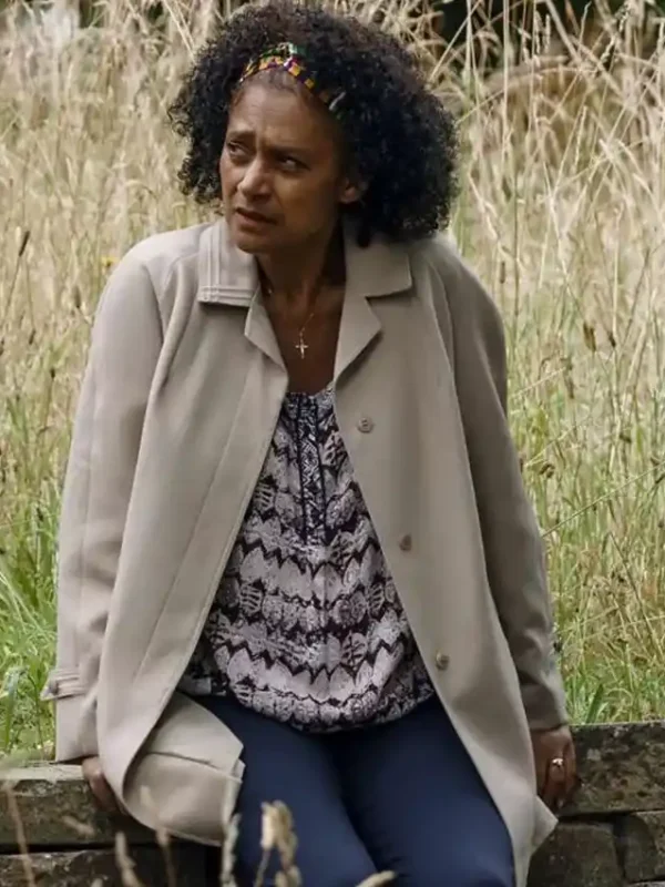 Doris Mathis Criminal Record White Cotton Coat