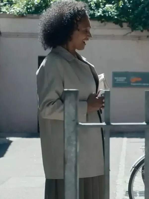 Doris Mathis Criminal Record White Cotton Coat