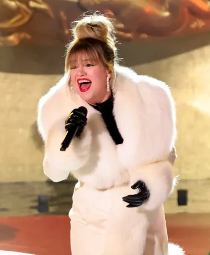 Kelly Clarkson Rockefeller Center Christmas Tree Coat Kelly Clarkson Rockefeller Center Christmas Tree Coat