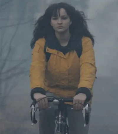 Adam Lisa Vicari Dark S03 Yellow Jacket