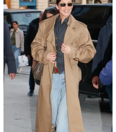 Street Style 2025 Bella Hadid Brown Coat