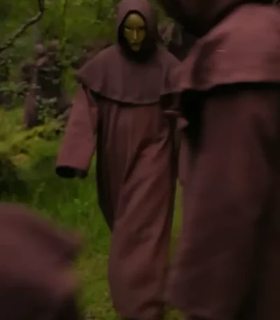 The Traitors S04 Guard Maroon Cape