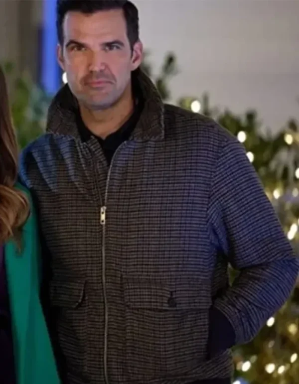 Benjamin Ayres Long Lost Christmas 2022 Plaid Jacket
