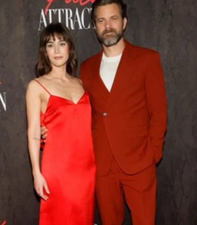 Fatal Attraction S01 Joshua Jackson Red Suit