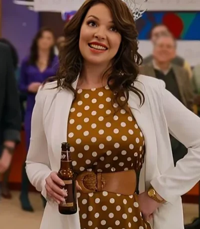 Firefly Lane S02 Tully Hart White Coat