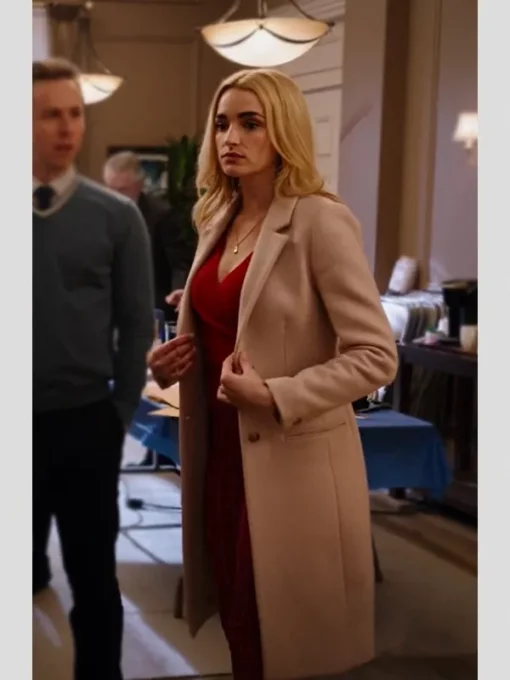 Ginny & Georgia Brianne Howey Beige Coat Ginny & Georgia Brianne Howey Beige Coat