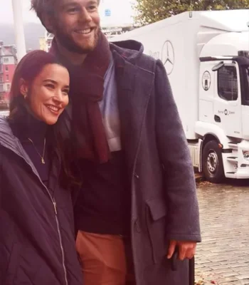 My Norwegian Holiday David Elsendoorn Grey Coat
