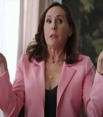 Only Murders in the Building S04 Molly Shannon Pink Blazer