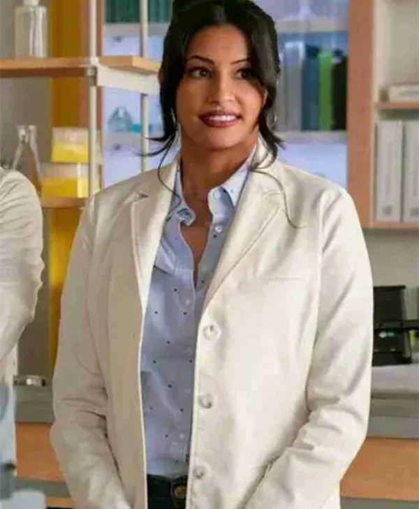 Richa Moorjani Never Have I Ever S02 White Coat