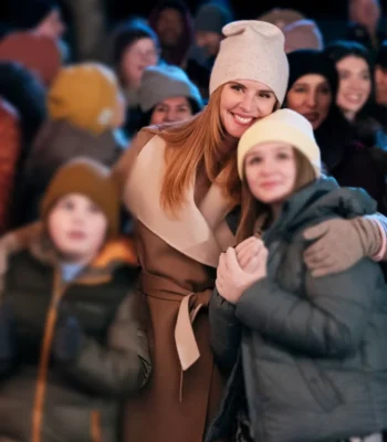 Sarah Rafferty My Life with the Walter Boys S02 Wrap Coat