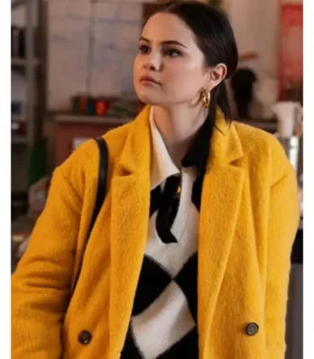 Selena Gomez Only Murders in the Building S02 EP02 Yellow Coat