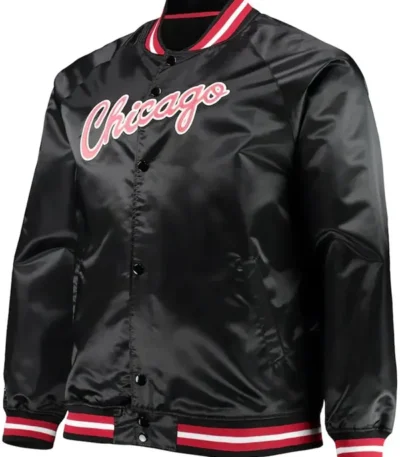 Hardwood Classics Raglan Chicago Bulls Satin Black Jacket