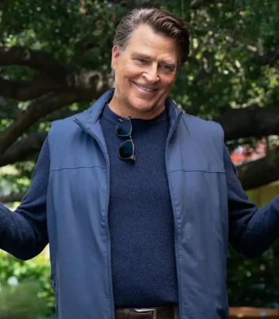Derek Shrinking Season 02 Blue Vest